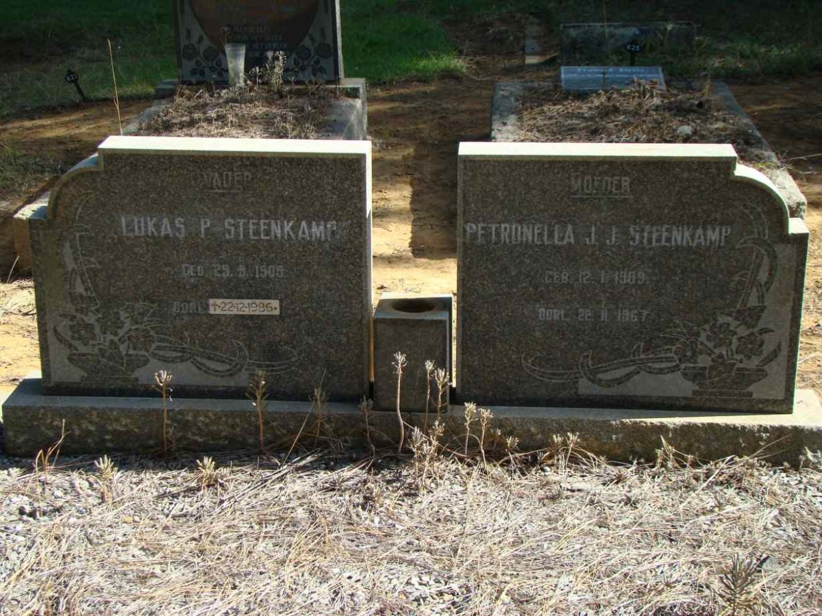 STEENKAMP Lukas P. 1905-1996 &amp; Petronella J.J. 1909-1967