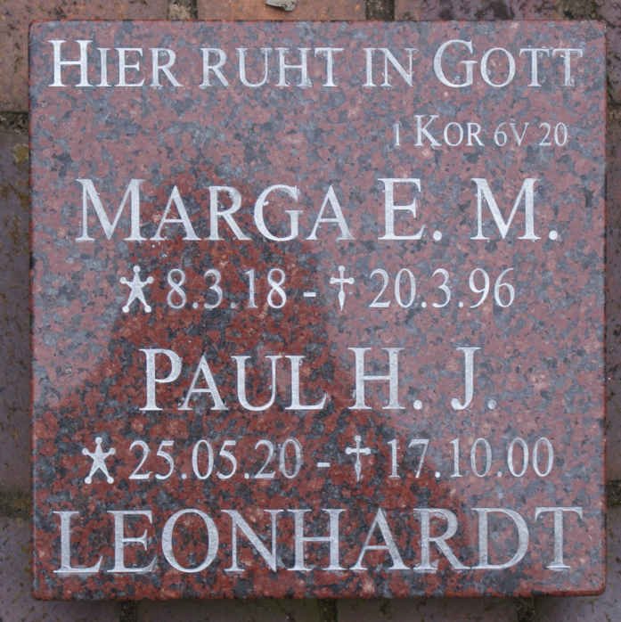 LEONHARDT Paul H.J. 1920-2000 &amp; Marga E.M. 1918-1996