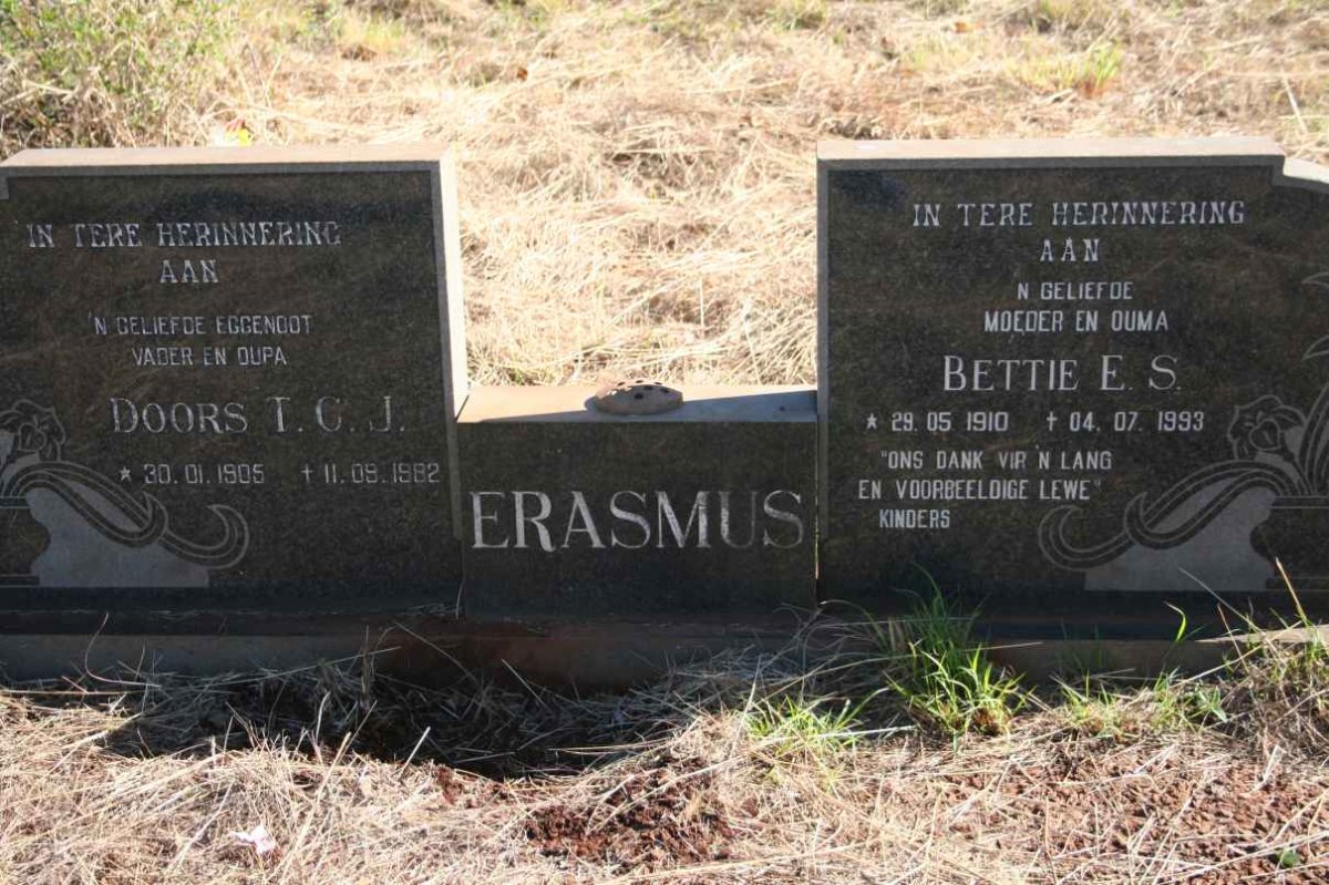 ERASMUS T.C.J. 1905-1982 &amp; E.S. 1910-1993