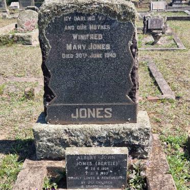 JONES Albert John 1905-1993 & Marie Josephine RETHMAN 1911-2000 :: JONES Winifred Mary -1945