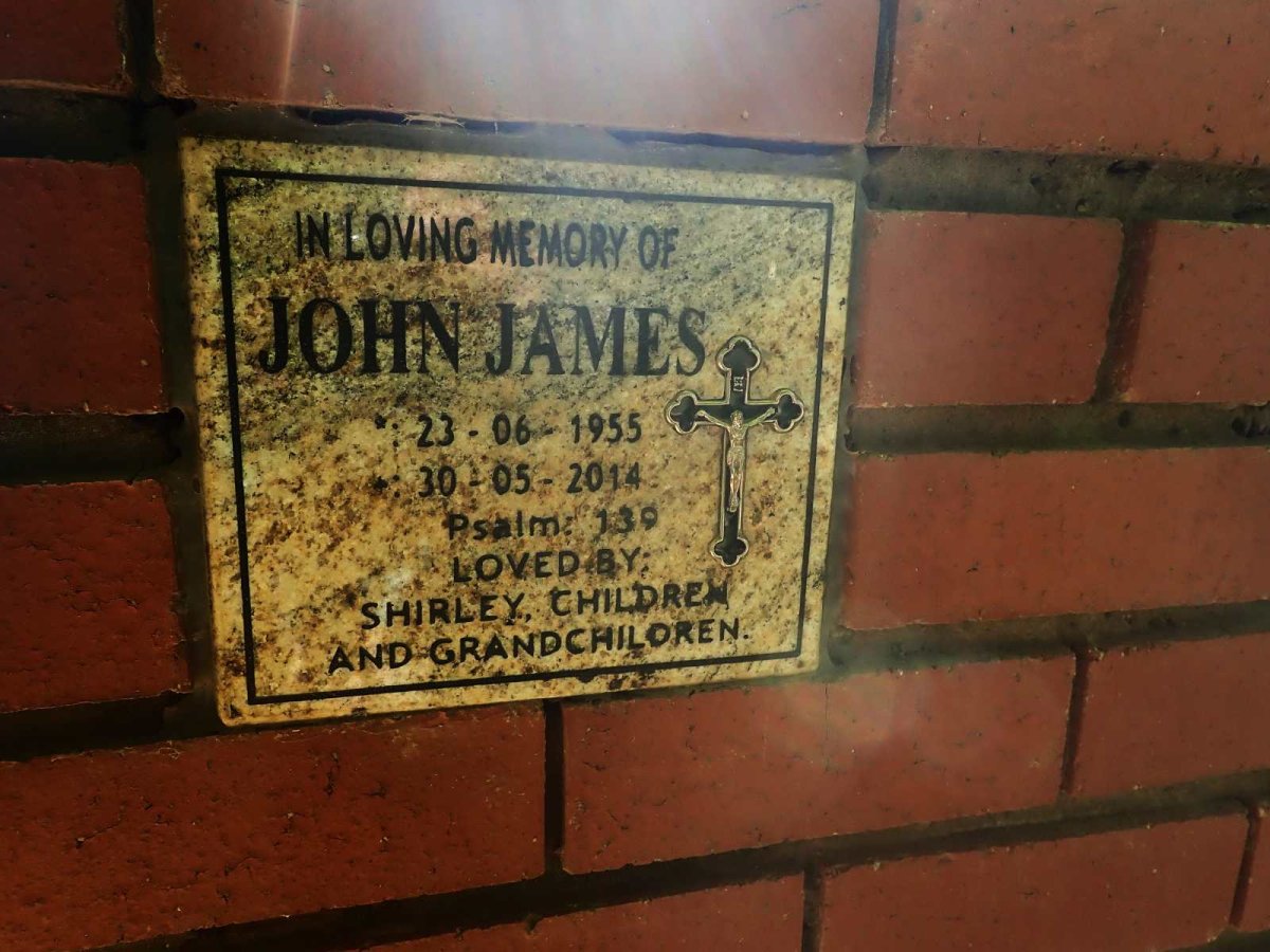 JAMES John 1955-2014