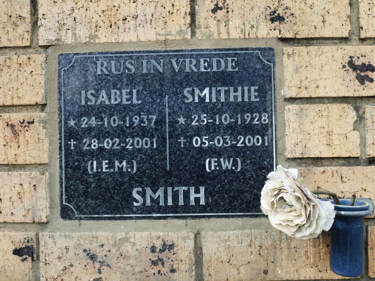 SMITH F.W. 1928-2001 &amp; I.E.M. 1937-2001