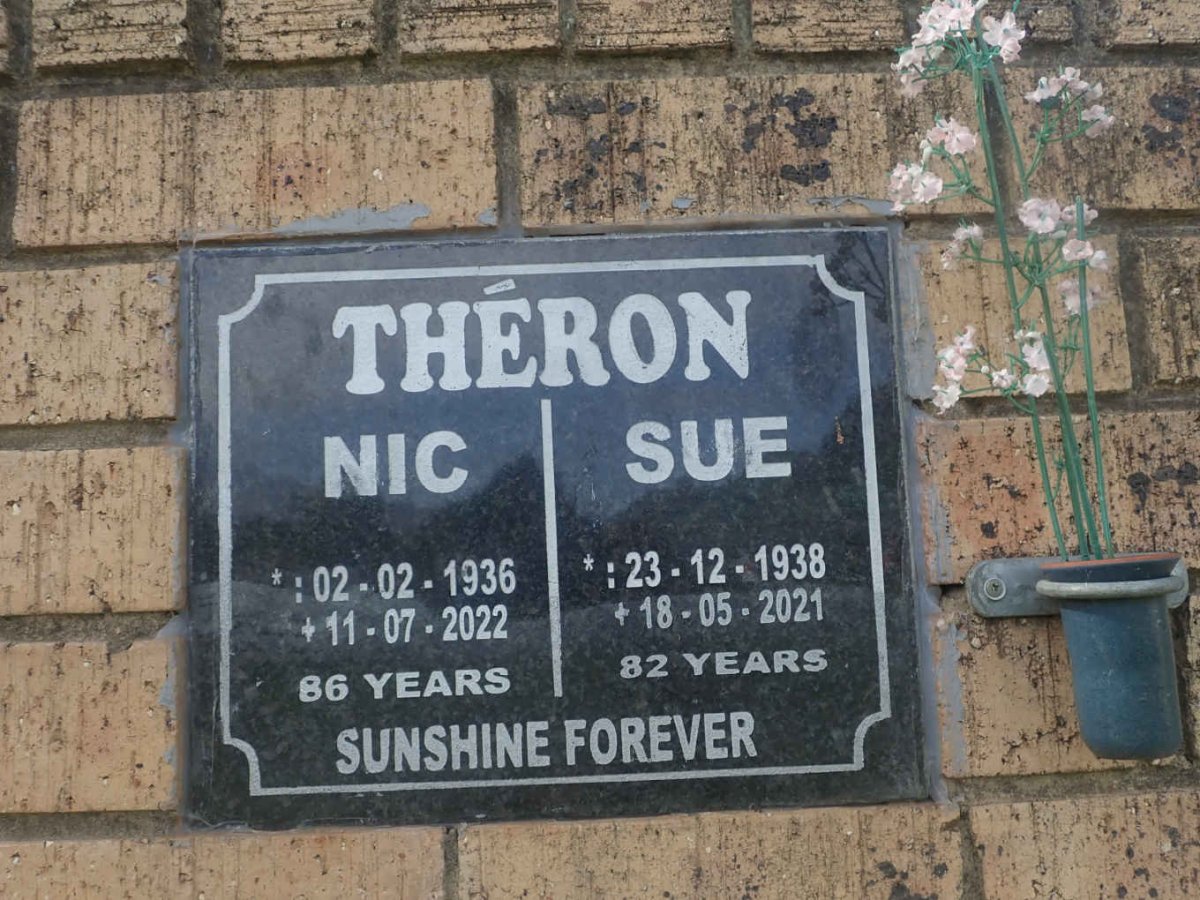 THÉRON Nic 1936-2022 &amp; Sue 1938-2021