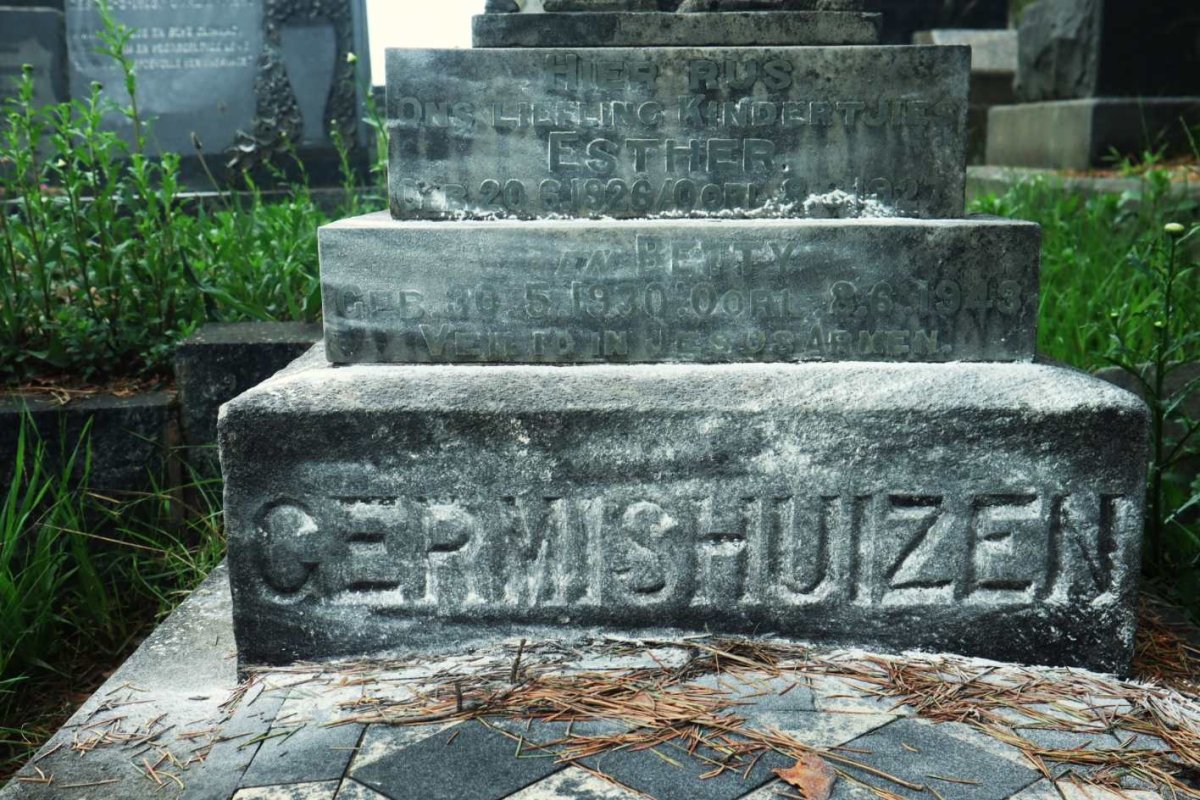 GERMISHUIZEN Betty 1930-1943 :: GERMISHUIZEN Esther 1926-1927