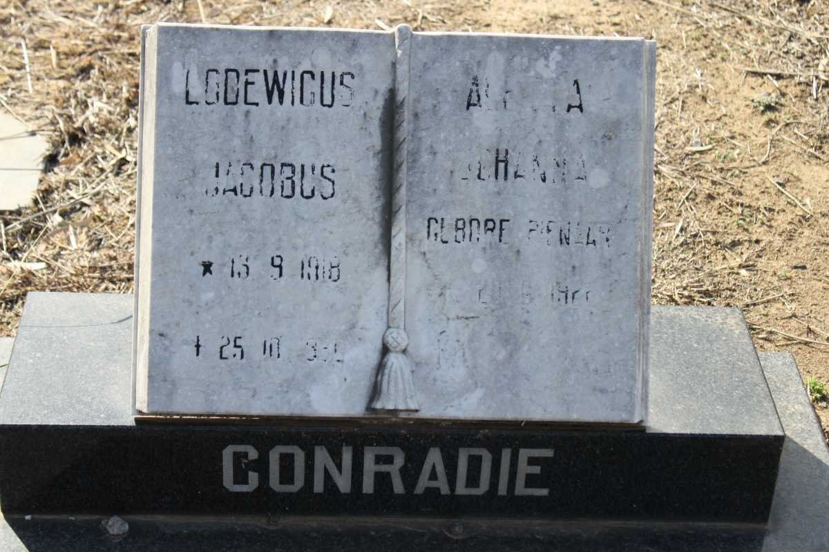 CONRADIE Lodewicus Jacobus 1918-193? &amp; Aletta Johanna PIENAAR ??-??
