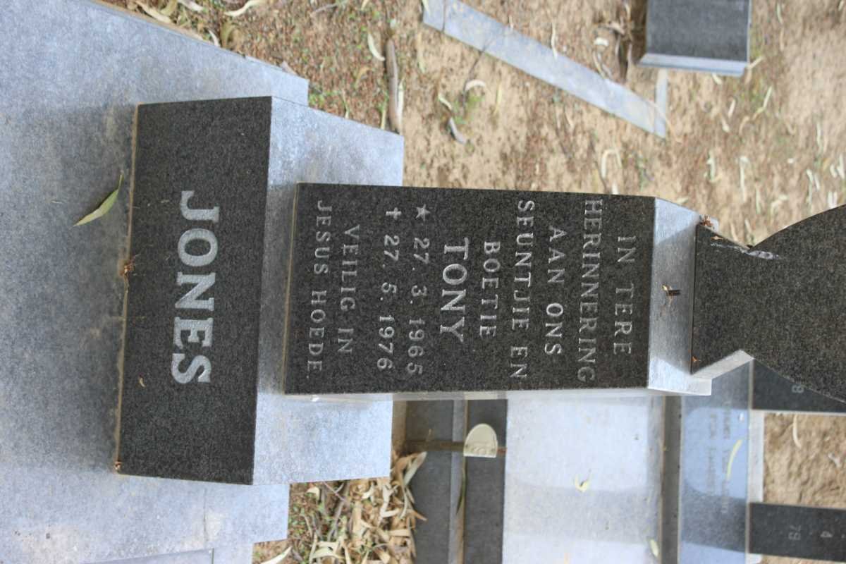 JONES Tony 1965-1976