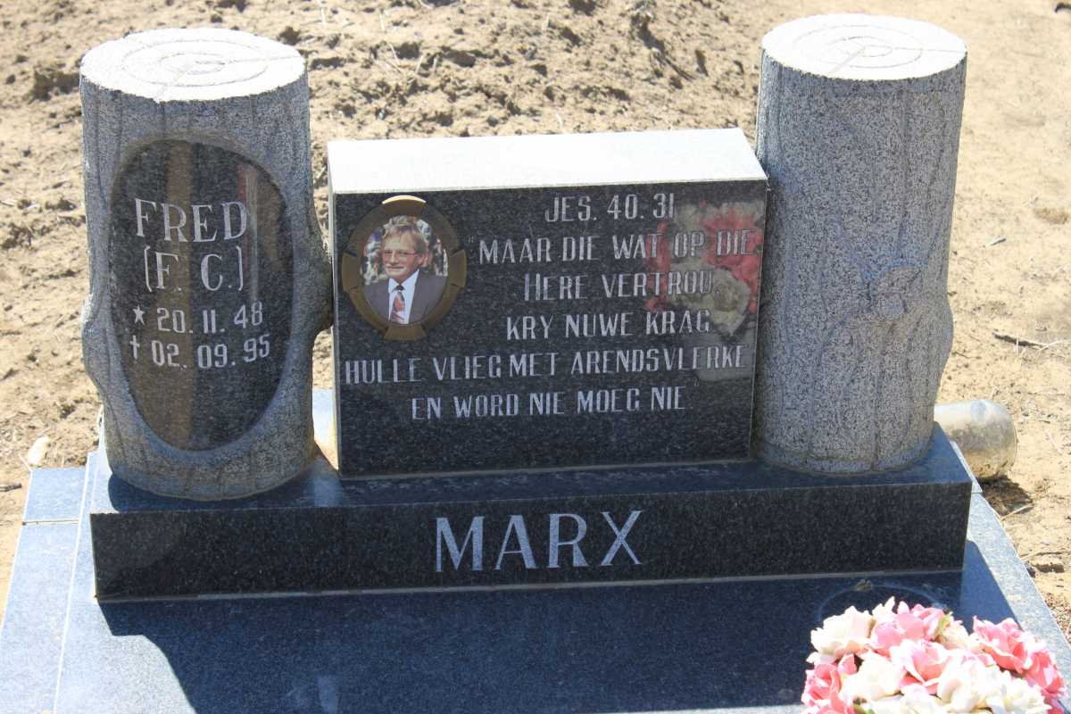MARX F.C. 1948-1995