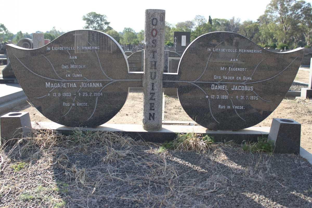 OOSTHUIZEN Daniel Jacobus 1891-1975 &amp; Magaretha Johanna 1903-1984