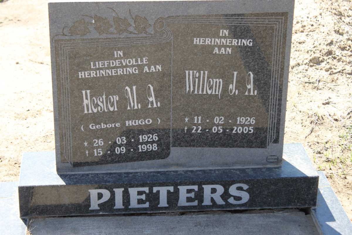 PIETERS Willem J.A. 1926-2005 &amp; Hester M.A. HUGO 1926-1998
