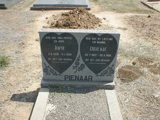 PIENAAR Jopie 1920-1986 &amp; Driekie 1922-1968