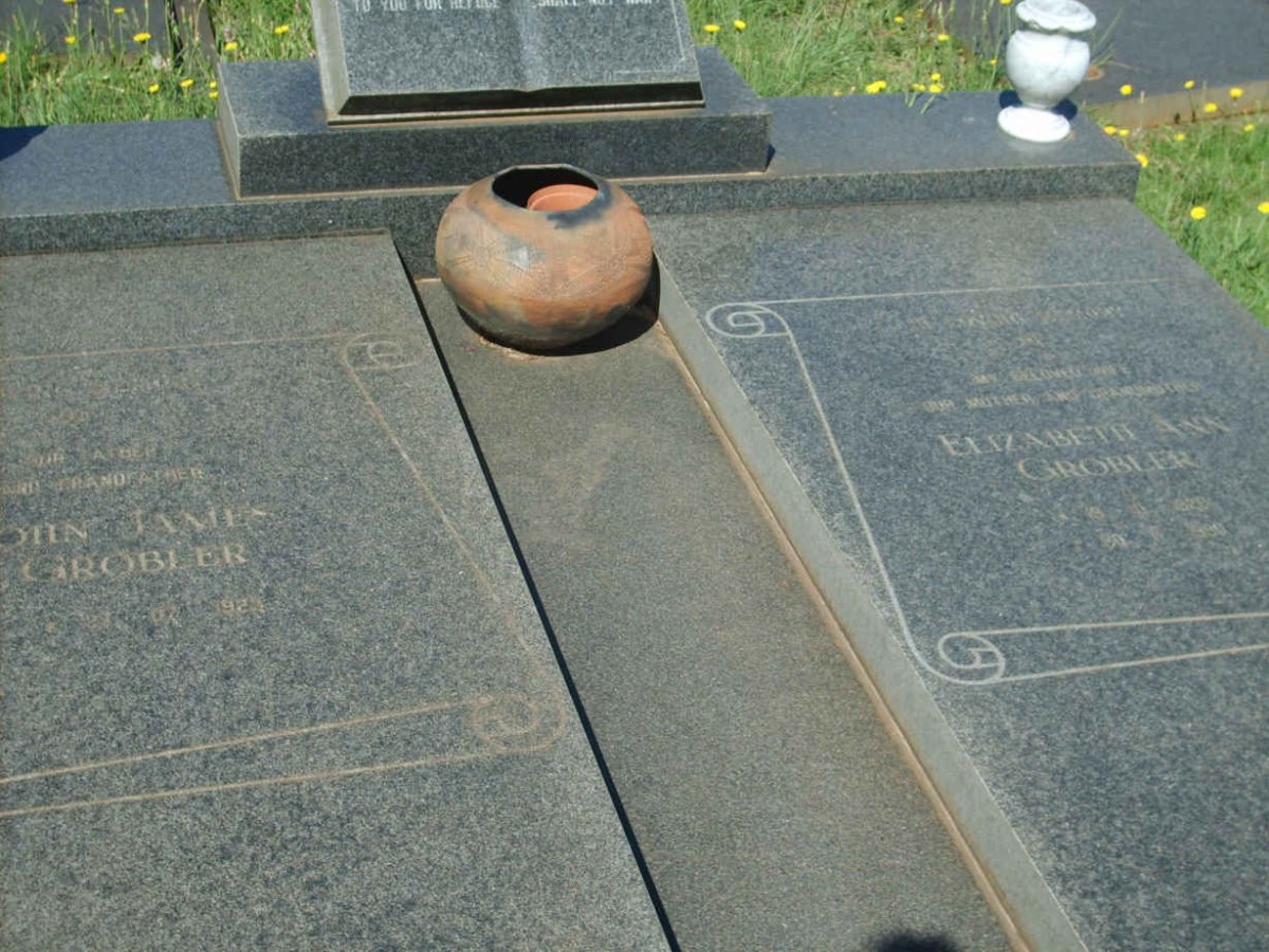 GROBLER John James 1923- &amp; Elizabeth Ann 1920-1990