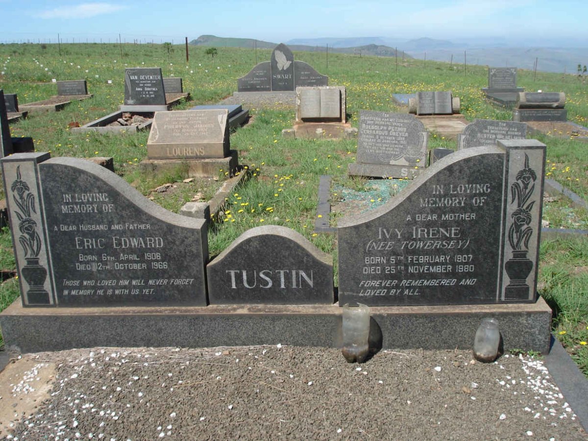 TUSTIN Eric Edward 1906-1966 &amp; Ivy Irene TOWERSEY 1907-1980