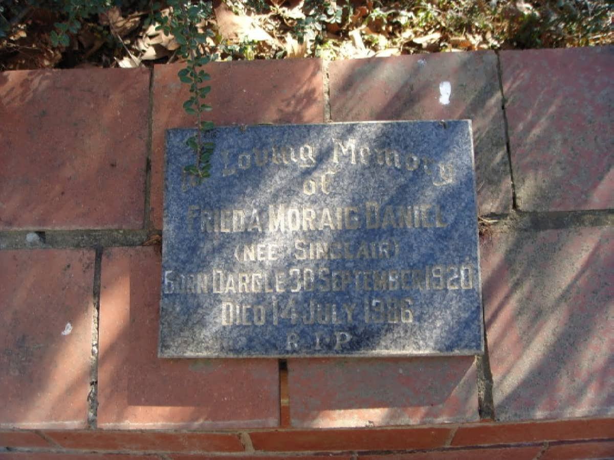 DANIEL Frieda Moraig nee SINCLAIR 1920-1986