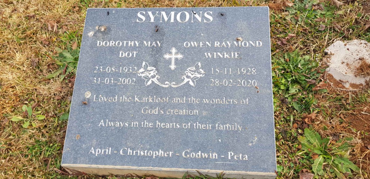 SYMONS Owen Raymond 1928-2020 &amp; Dorothy May 1932-2002