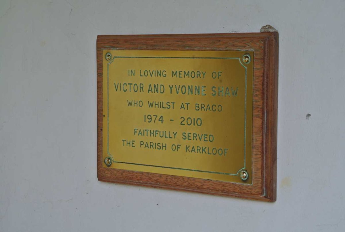 SHAW Victor &amp; Yvonne