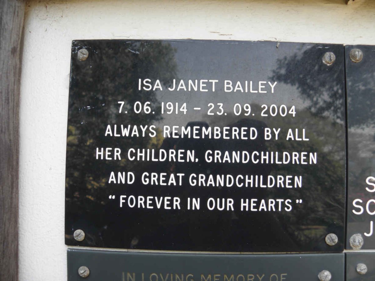 BAILEY Isa Janet 1914-2004