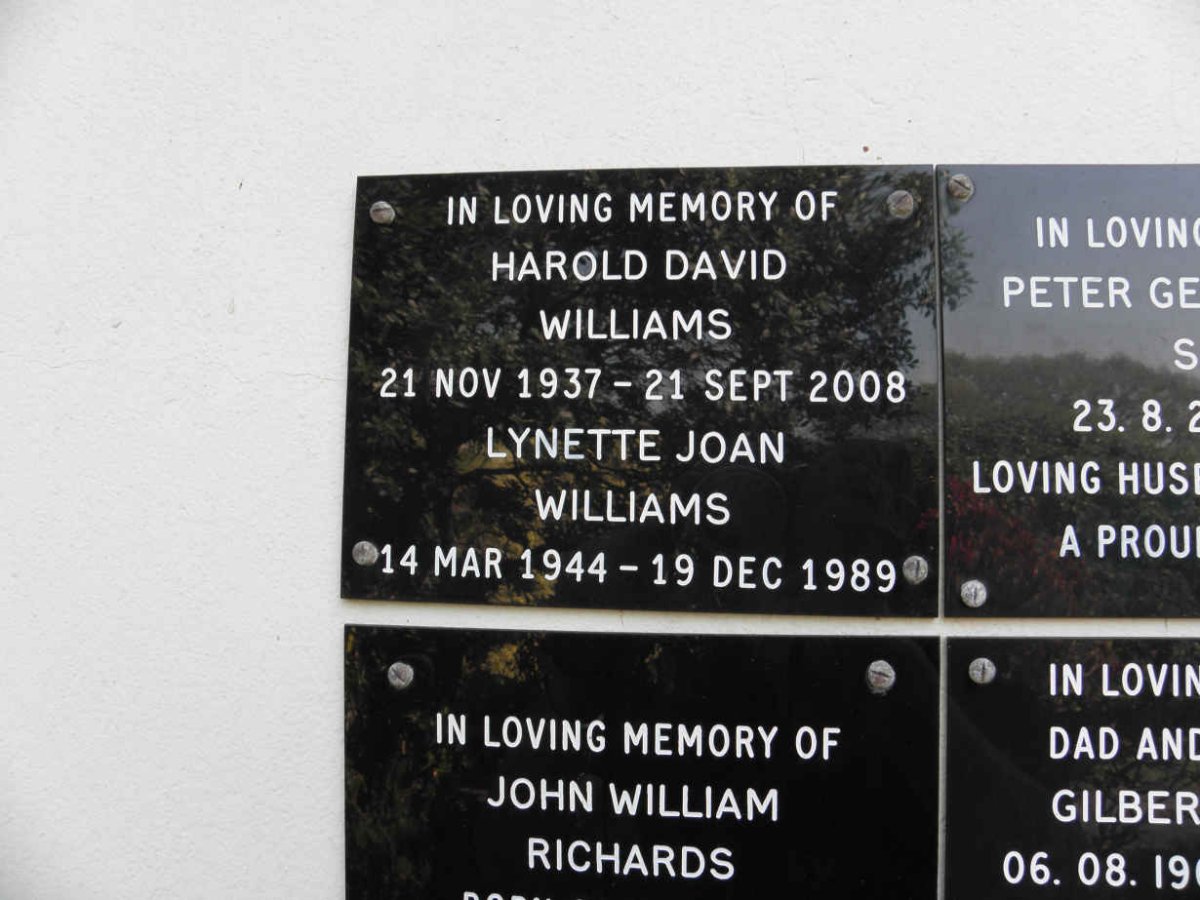 WILLIAMS Harold David 1937-2008 &amp; Lynette Joan 1944-1989