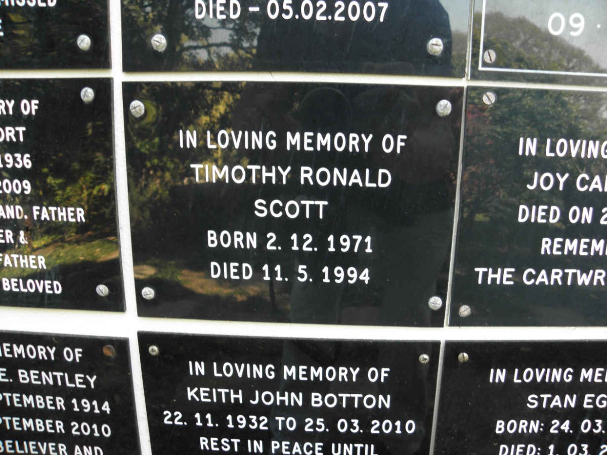 SCOTT Timothy Ronald 1971-1994