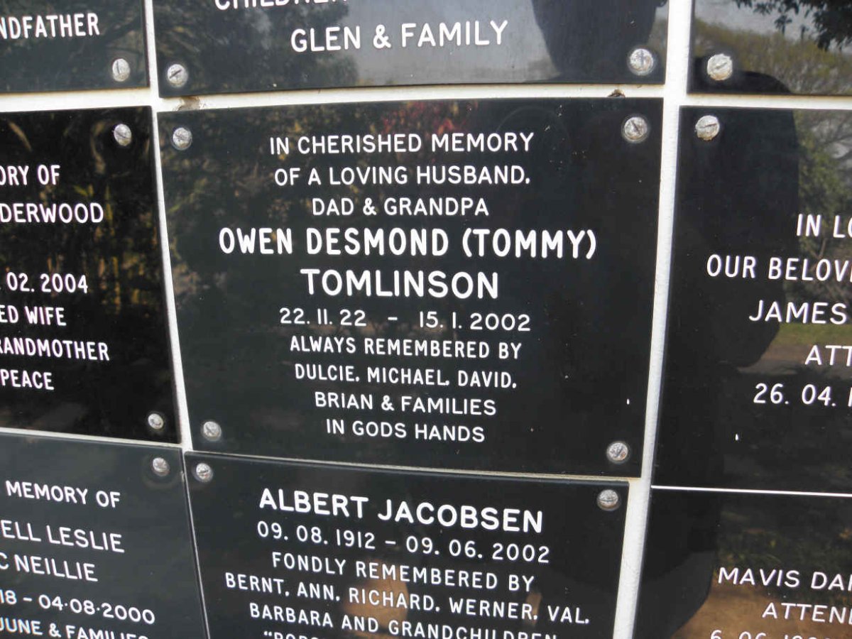 TOMLINSON Owen Desmond ??22-2002