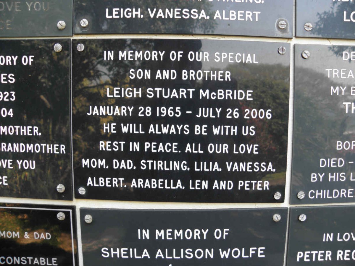 McBRIDE Leigh Stuart 1965-2006