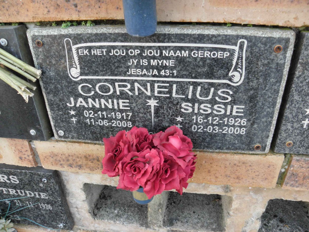 CORNELIUS Jannie 1917-2008 &amp; Sissie 1926-2008