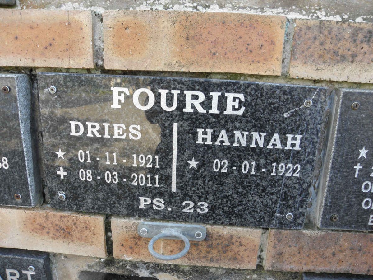 FOURIE Dries 1921-2011 &amp; Hannah 1922-