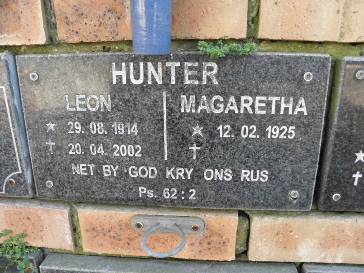 HUNTER Leon 1914-2002 &amp; Margaretha 1925-