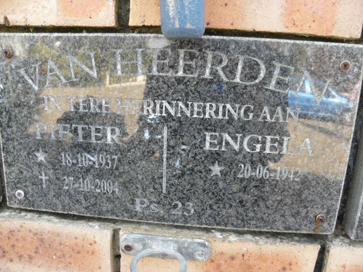 HEERDEN Pieter, van 1937-2004 &amp; Engela 1942-