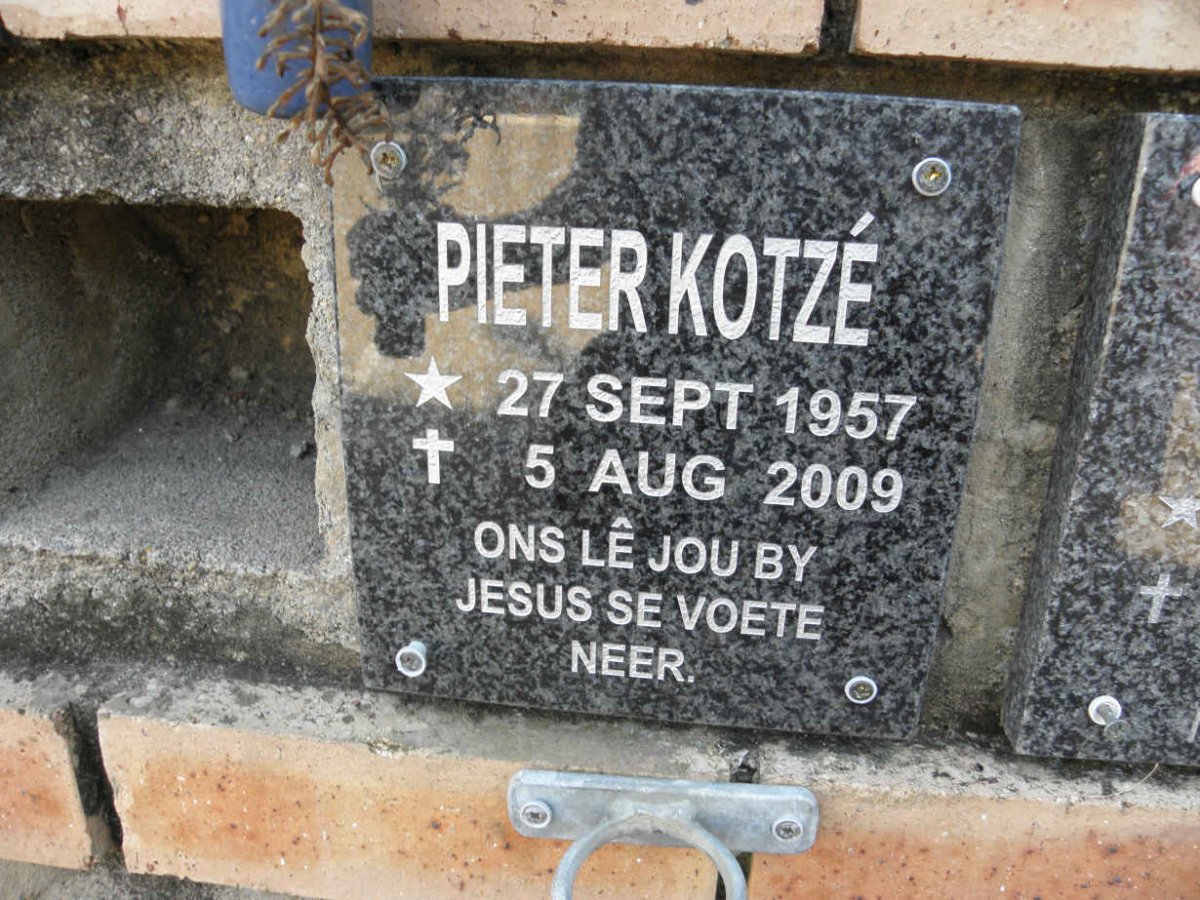 KOTZÉ Pieter 1957-2009