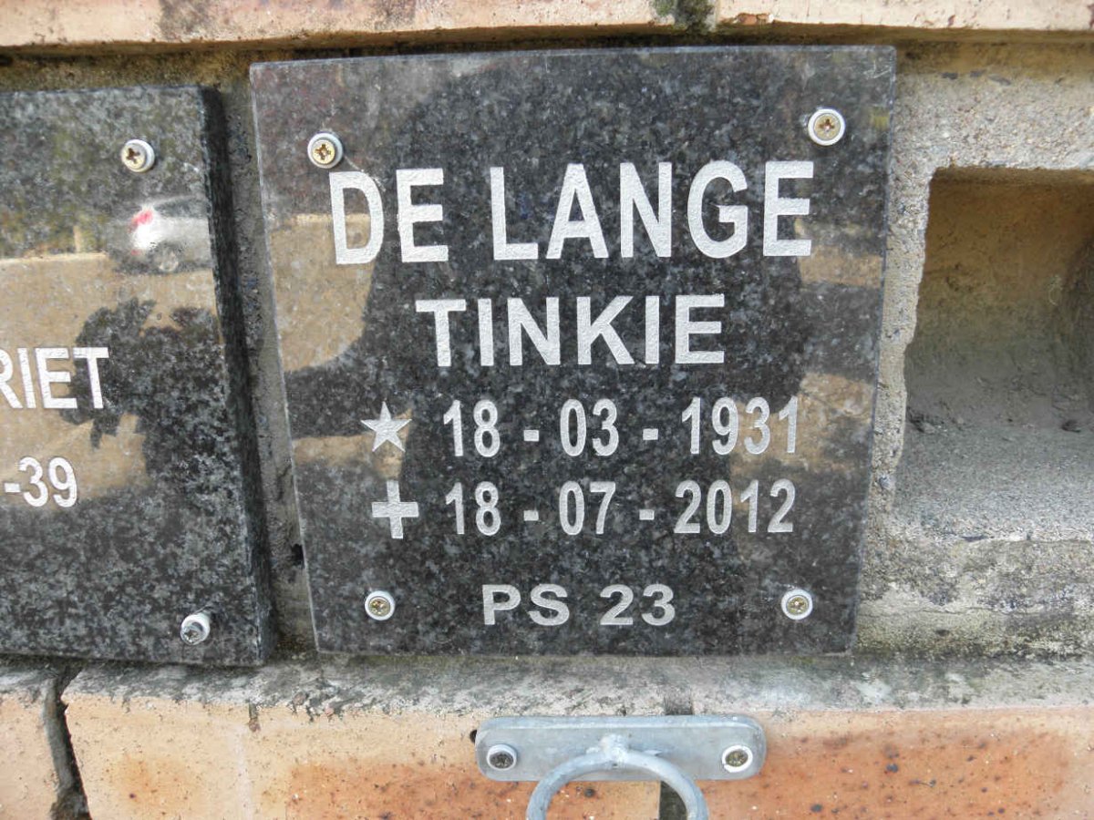 LANGE Tinkie, de 1931-2012