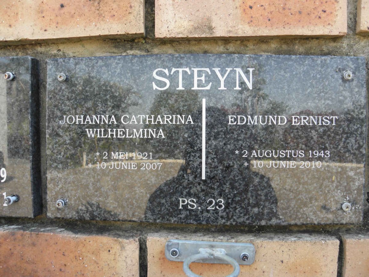 STEYN Edmund Ernist 1943-2010 &amp; Johanna Catharina Wilhelmina  1921-2007