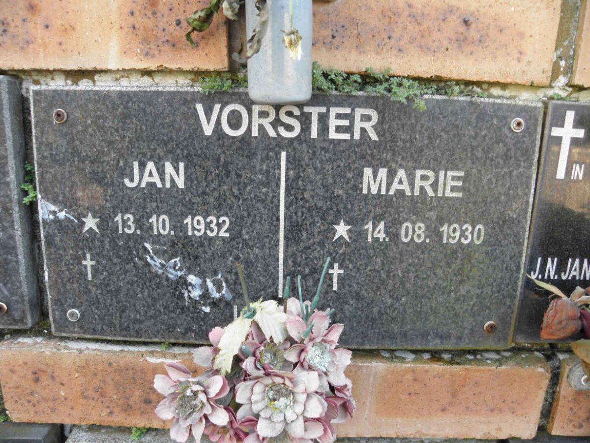 VORSTER Jan 1932- &amp; Marie 1930-