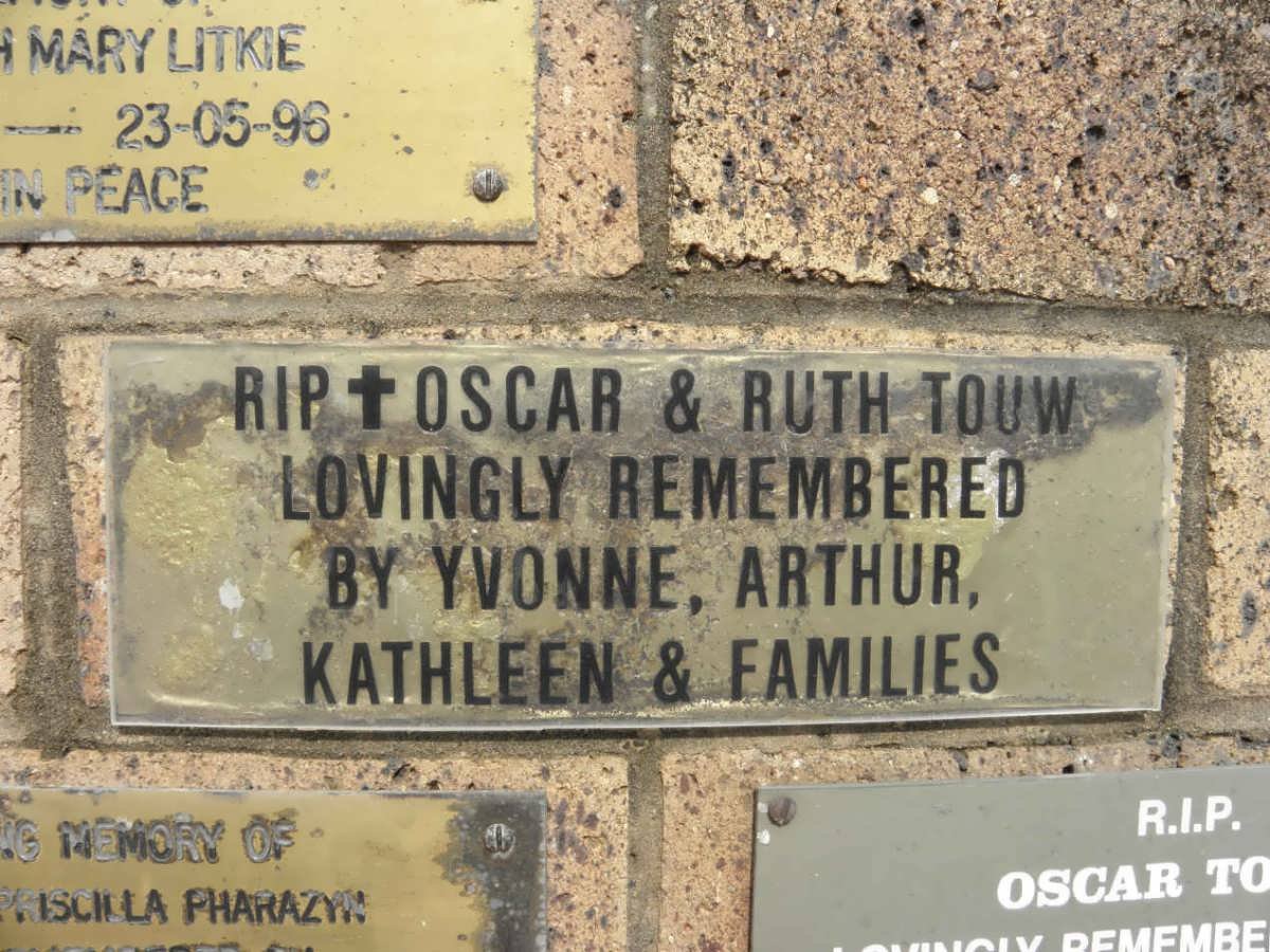 TOUW Oscar &amp; Ruth