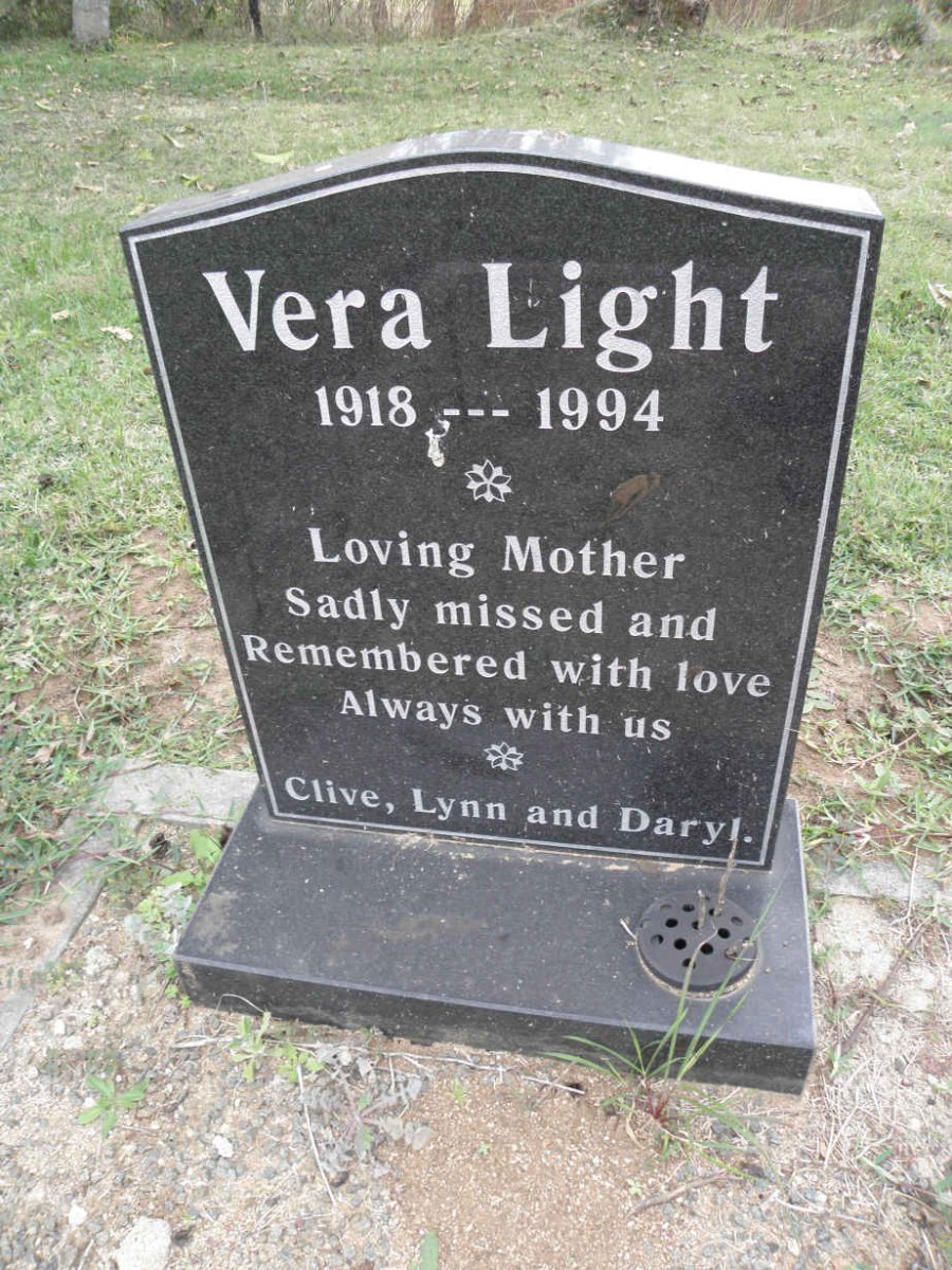 LIGHT Vera 1918-1994