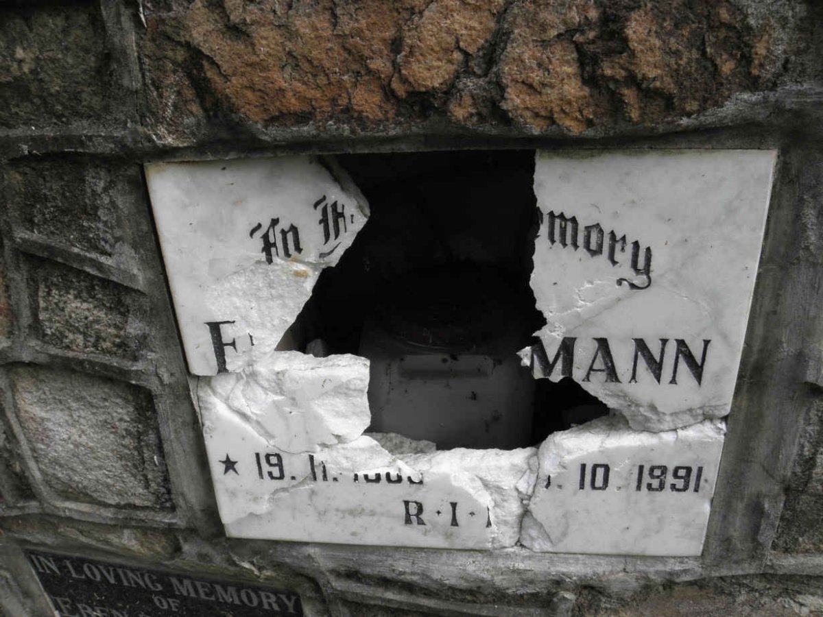 ?MANN F? -?-1993