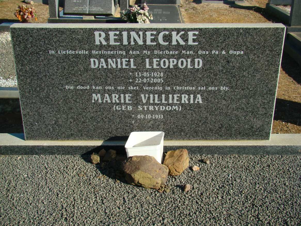 REINECKE Daniel Leipold 1928-2005 &amp; Maria Villieria STRYDOM 1933-