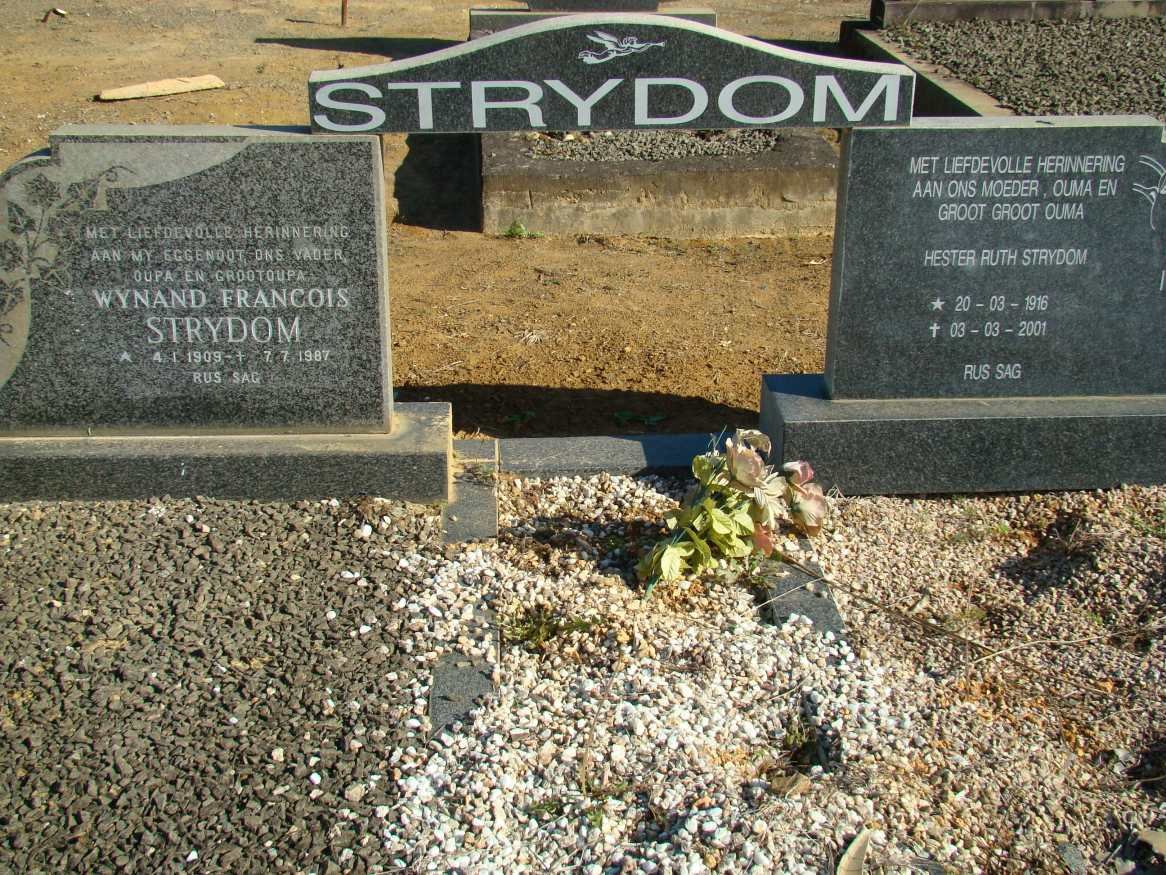 STRYDOM Wynand Francois 1909-1987 &amp; Hester Ruth 1916-2001