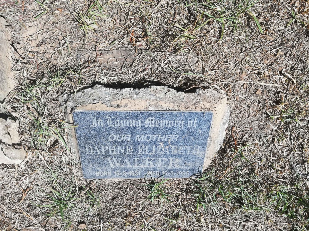 WALKER Daphne Elizabeth 1931-1995