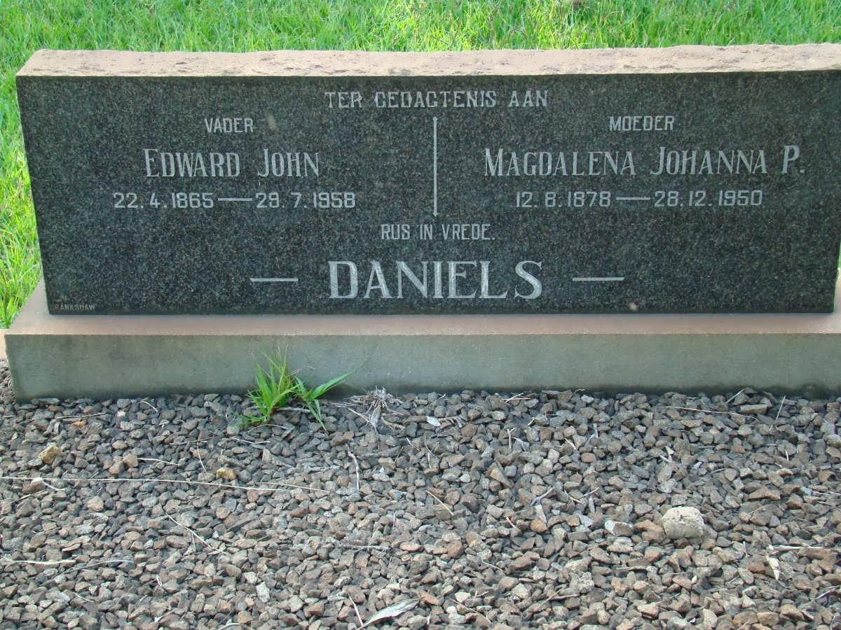 DANIELS Edward John 1865-1958 &amp; Magdalena Johanna P. 1878-1950