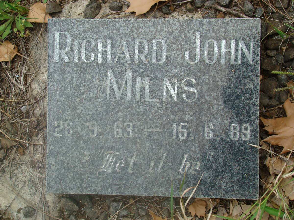MILNS Richard John 1969-1989