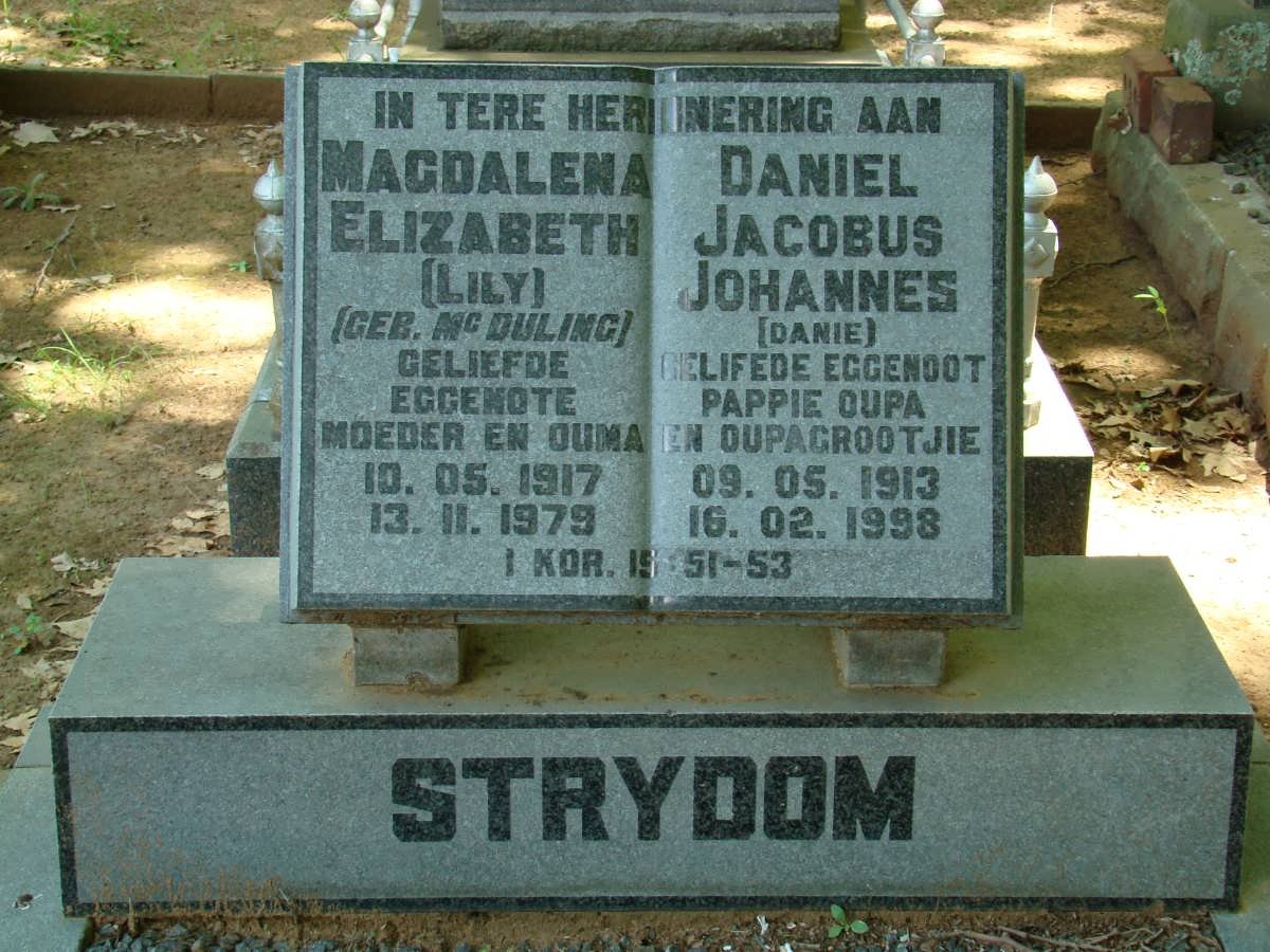 STRYDOM Daniel Jacobus Johannes 1913-1998 &amp; Magdalena Elizabeth McDULING 1917-1979