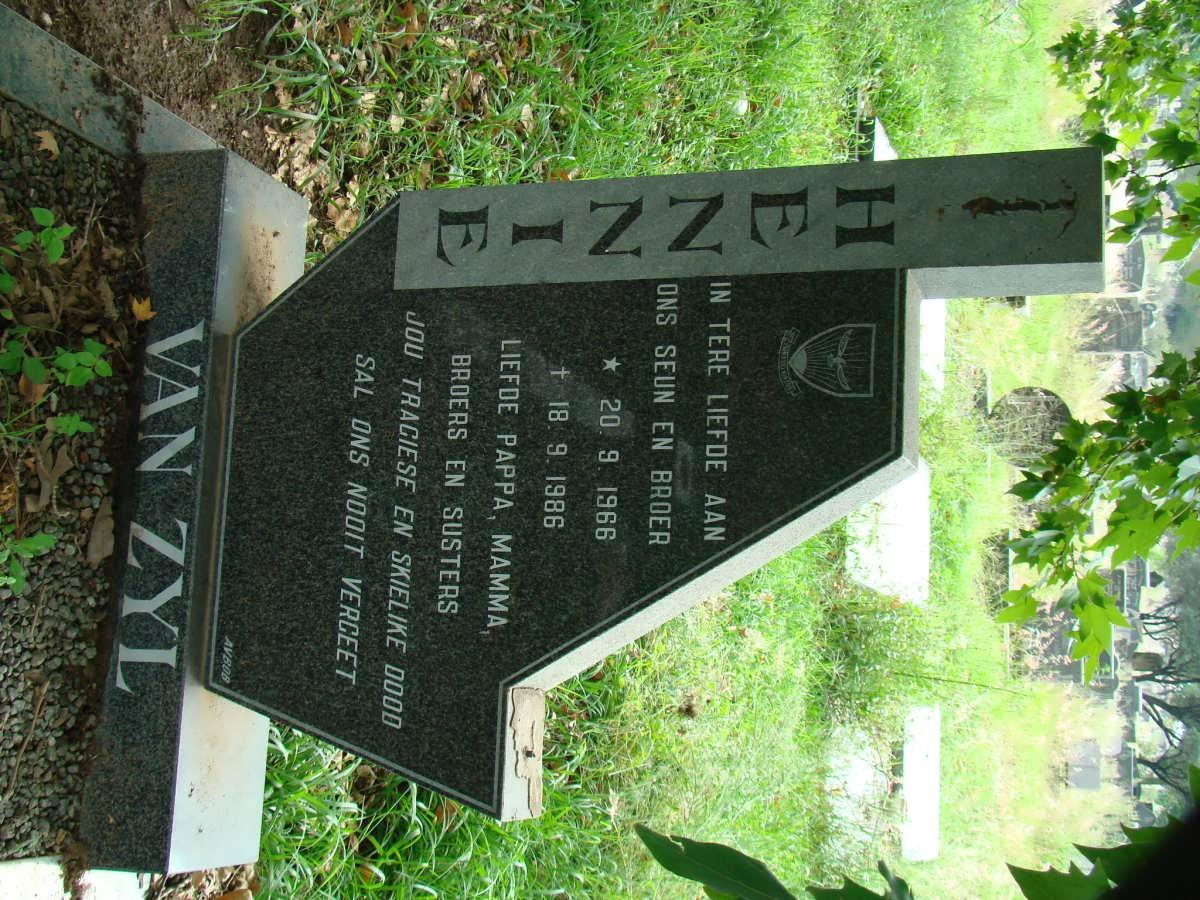 ZYL Hennie, van 1966-1986