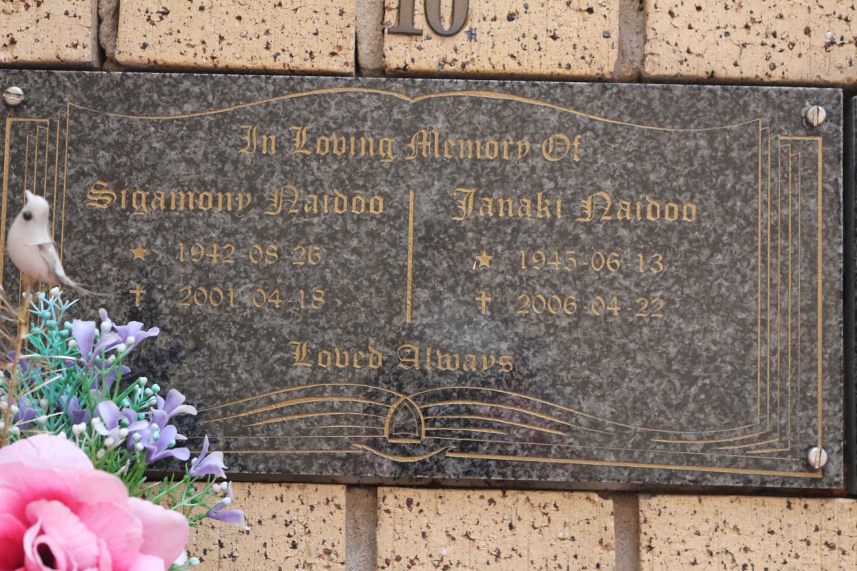NAIDOO Sigamony 1942-2001 &amp; Janaki 1945-2006