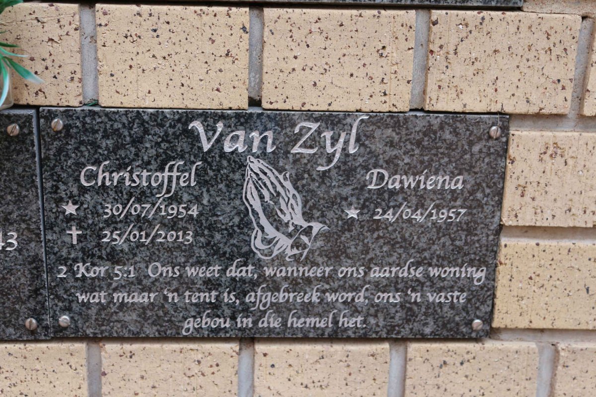 ZYL Christoffel, van 1954-2013 &amp; Dawiena 1957-
