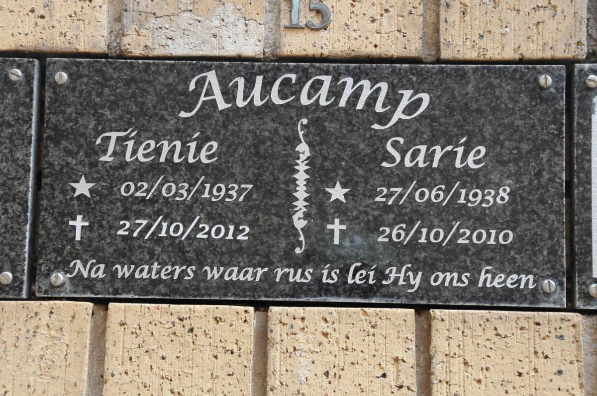 AUCAMP Tienie 1937-2012 &amp; Sarie 1938-2010