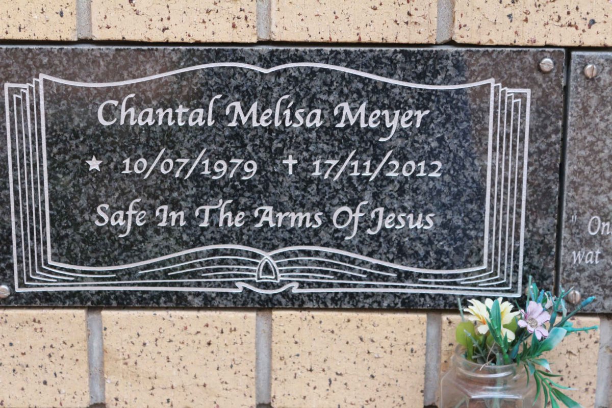 MEYER Chantal Melisa 1979-2012