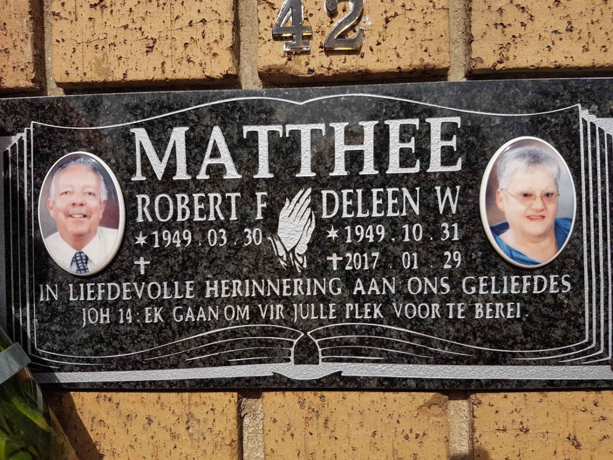 MATTHEE Robert F. 1949- &amp;  Deleen 1949-2017