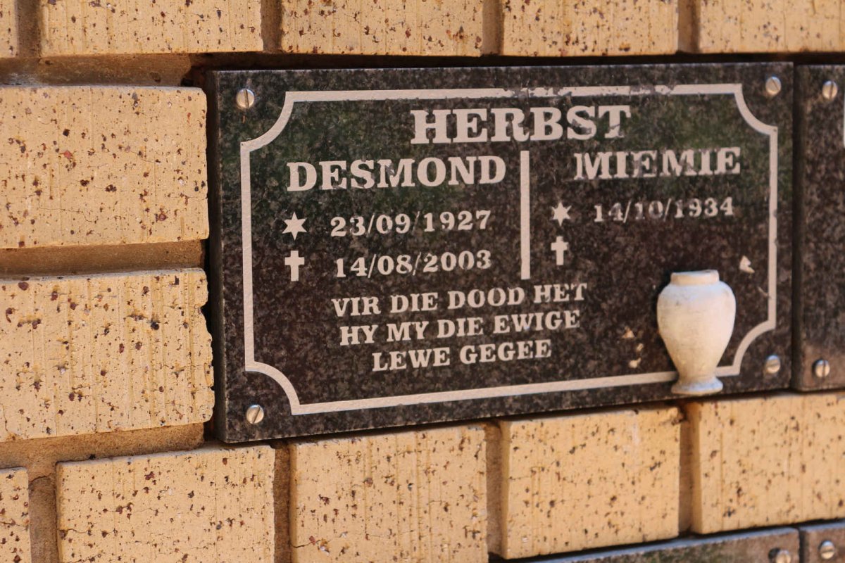 HERBST Desmond 1927-2003 &amp; Miemie 1934-