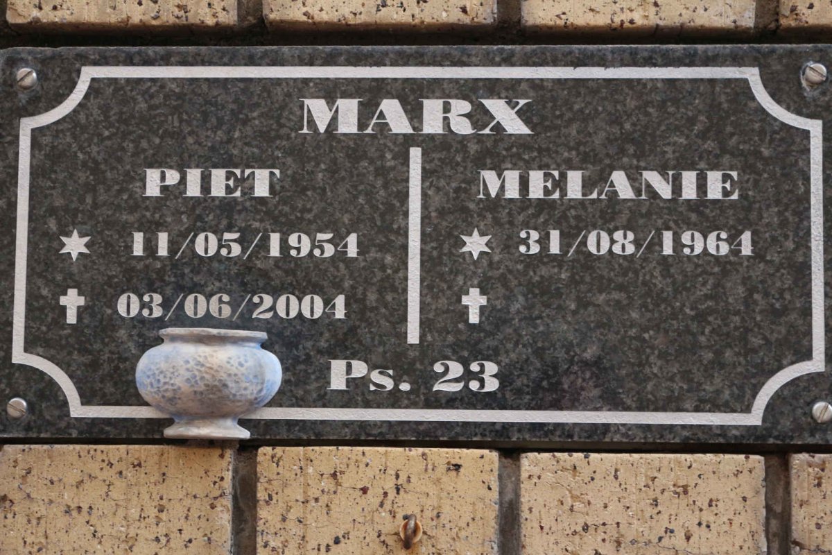 MARX Piet 1954-2004 &amp; Melanie 1964-