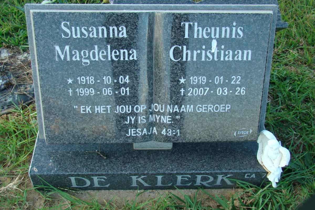 KLERK Theunis Christiaan, de 1919-2007 &amp; Susanna Magdelena 1918-1999